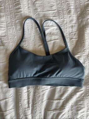 Flow Y Bra Nulu
Light Support, A–C Cups Lululemon size 6